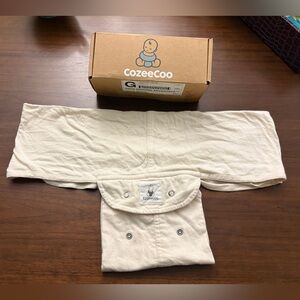 CozeeCoo Wearable Baby Blanket and Medical Device 9-12 months NWOT
